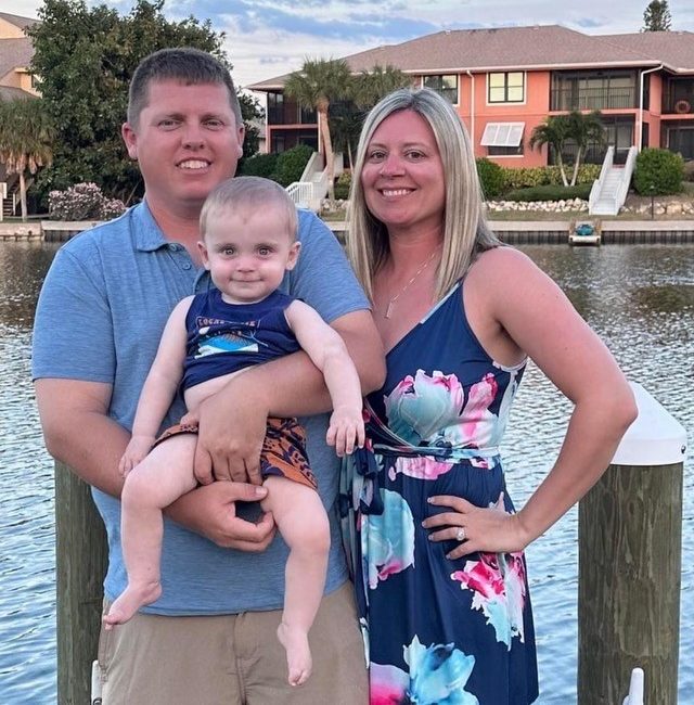 mruss4 mom dad and baby by lake