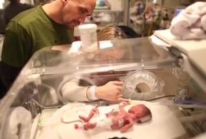 infant in nicu